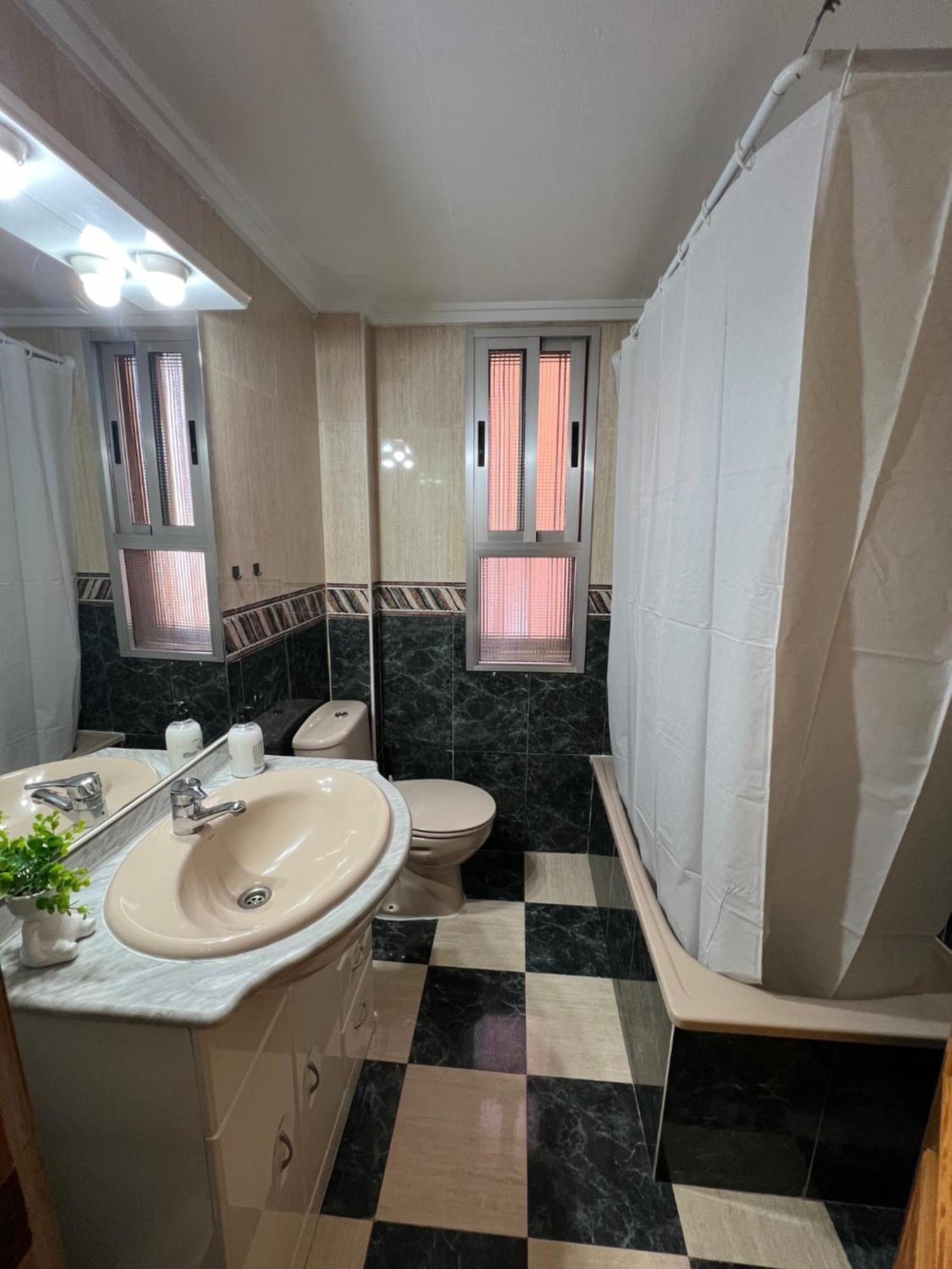 Piso Completo Cerca De Artes Y Ciencias Appartement Valencia Buitenkant foto